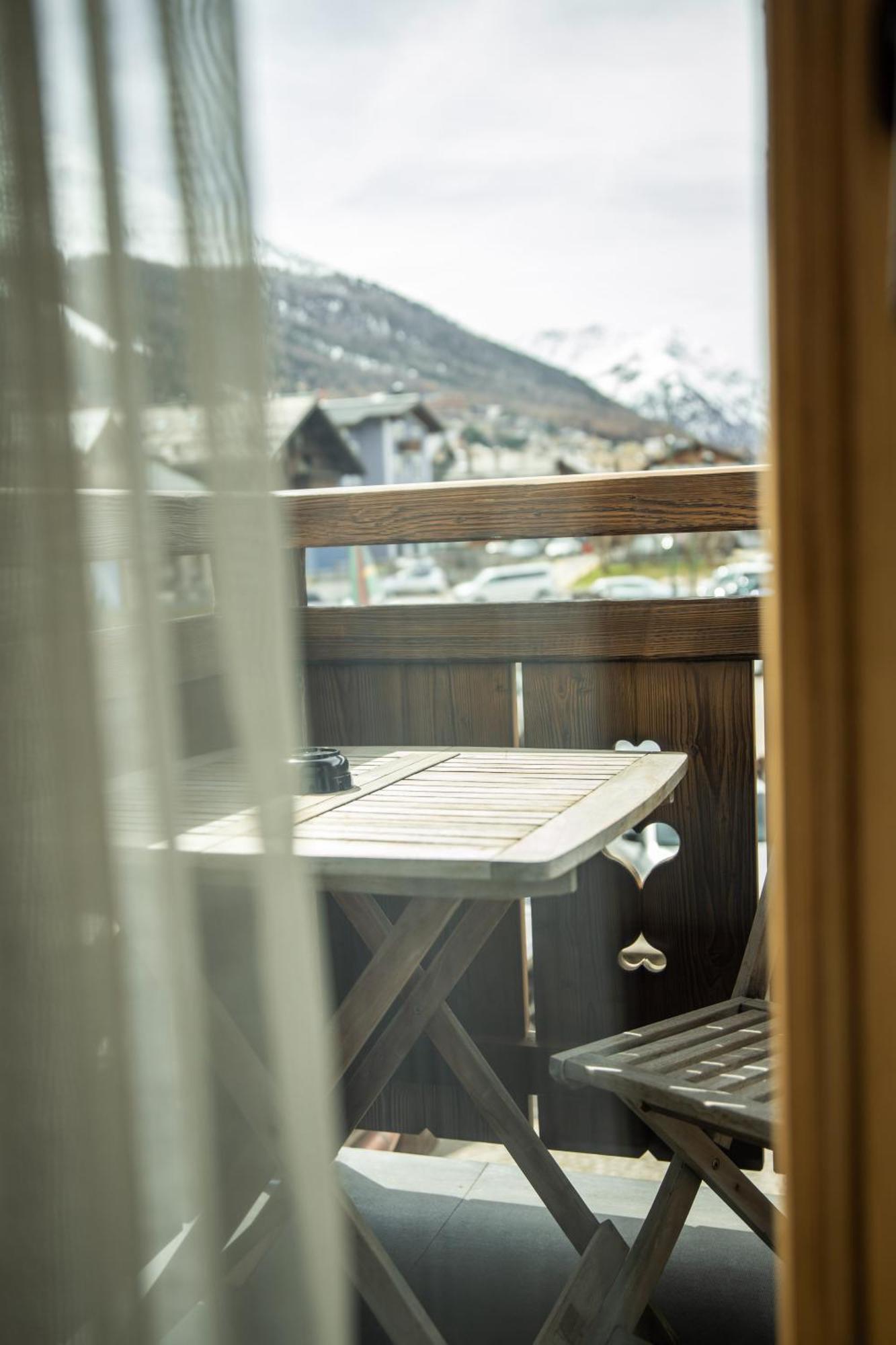 Camera Matrimoniale/Doppia con Letti Singoli con Balcone